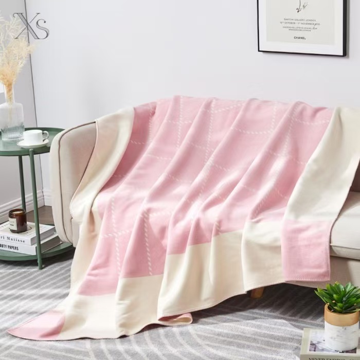 北欧极简格纹四季真丝拉绒摊